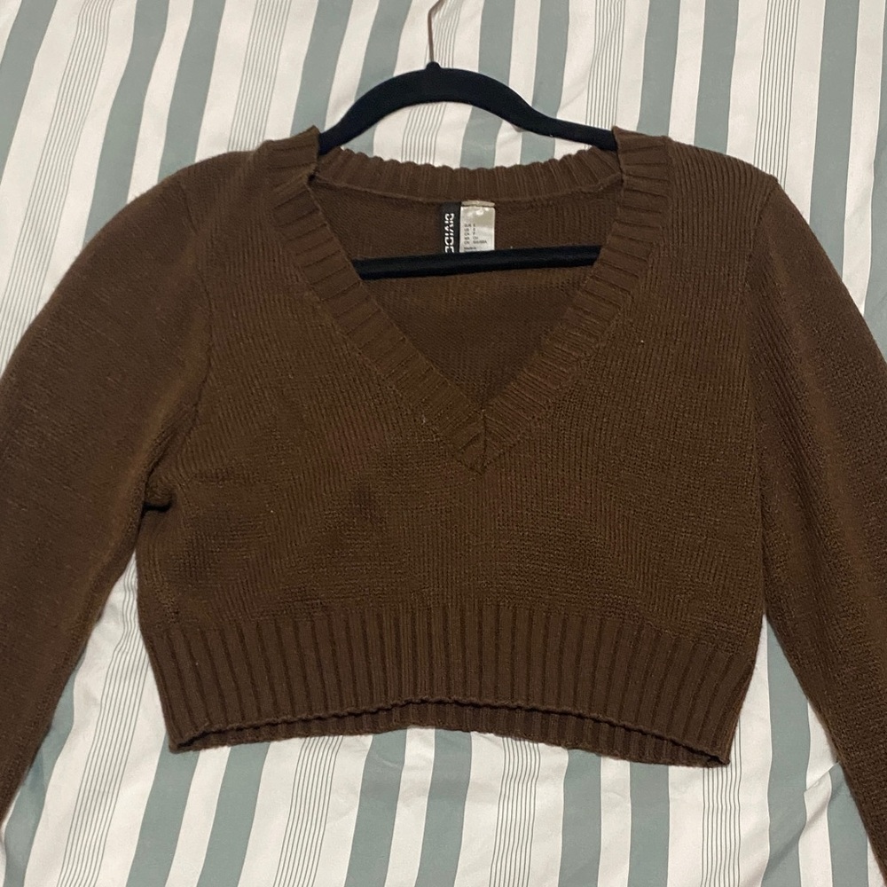 H&M Chocolate V-Neck Cropped Sweater
